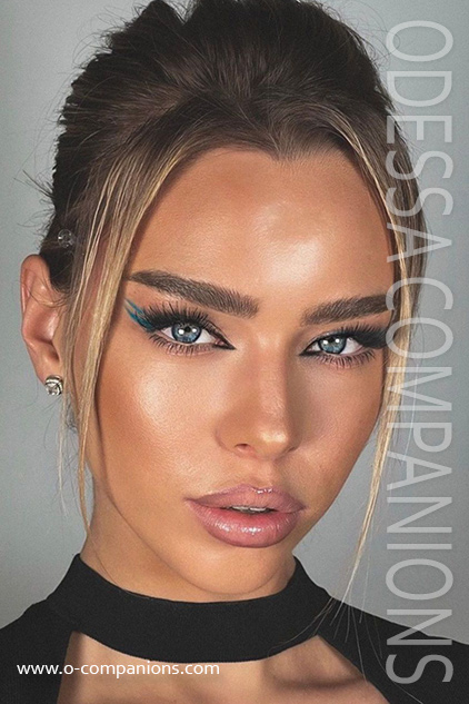 eliza, 22 YEARS
www.o-companions.com