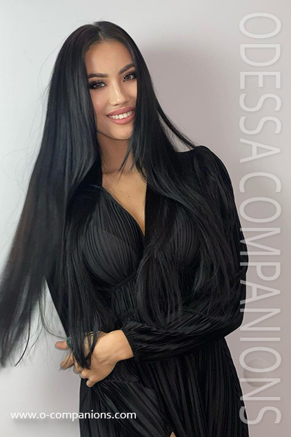 Inga, 22 YEARS
www.o-companions.com