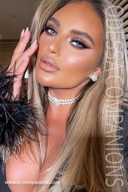 LILIA, 25 YEARS
www.o-companions.com