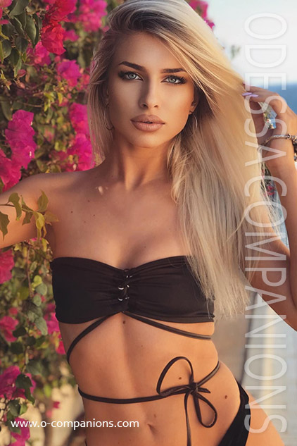 meriel, 25 YEARS
www.o-companions.com