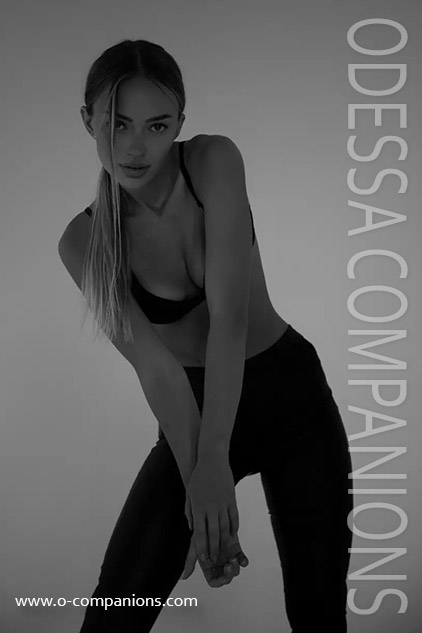 mila, 25 YEARS
www.o-companions.com