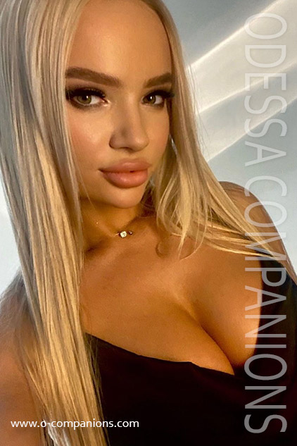 monya, 22 YEARS
www.o-companions.com