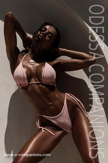 vanda, 22 YEARS
www.o-companions.com