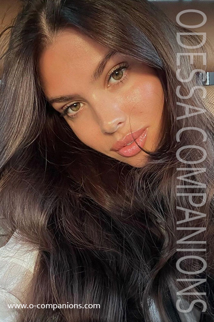 zlatka, 22 YEARS
www.o-companions.com